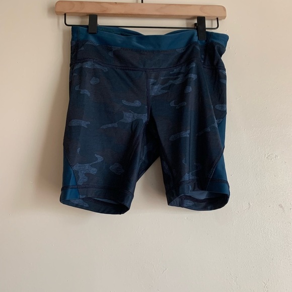 lululemon athletica Pants - Lululemon Athletica Blue Camouflage Shorts Athletic Casual Women Size Small